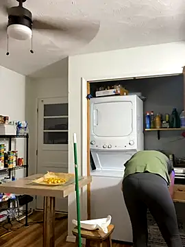 Mommasaurrex online show from 09.30.25