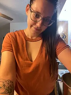 Mommasaurrex online show from 10.25.25