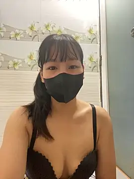 Snapshot of Meowwn chatting on 09.13.25 Meowwn online show from 09.13.25