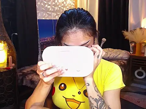 WILDROXIE online show from 10.21.25