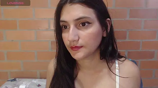 Snapshot of Montserrat_Jay chatting on 04.18.26 Montserrat Jay online show from 04.18.26
