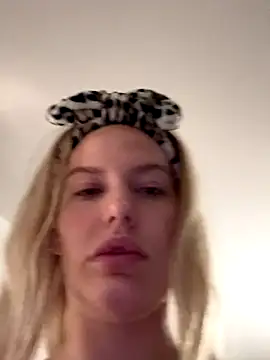 Snapshot of Chloemillerrxx chatting on 09.16.25 Chloemillerrxx online show from 09.16.25