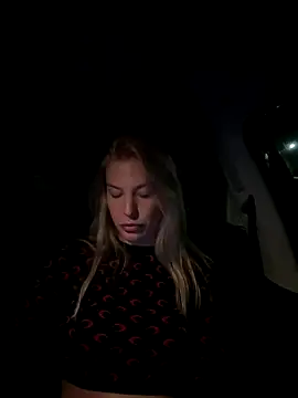 Snapshot of Chloemillerrxx chatting on 09.27.25 Chloemillerrxx online show from 09.27.25