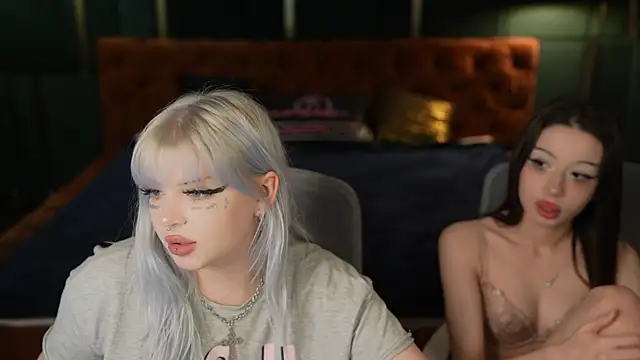 Snapshot of Naomi_054 chatting on 11.18.25 Naomi 054 online show from 11.18.25