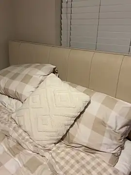 Snapshot of Layla_20_ chatting on 01.14.26 Layla 20 online show from 01.14.26