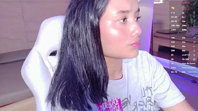 Snapshot of HannahMontgomery chatting on 05.20.26 HannahMontgomery online show from 05.20.26
