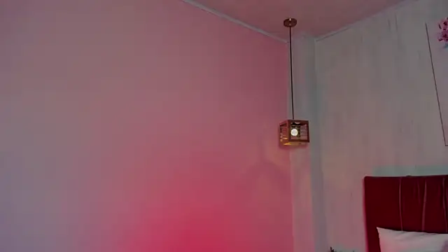 Snapshot of elisabethflores chatting on 06.18.26 elisabethflores online show from 06.18.26