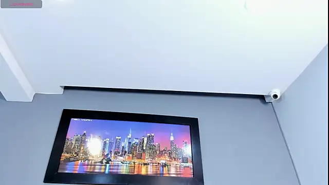 Snapshot of CharlotteCottin chatting on 05.27.26 CharlotteCottin online show from 05.27.26