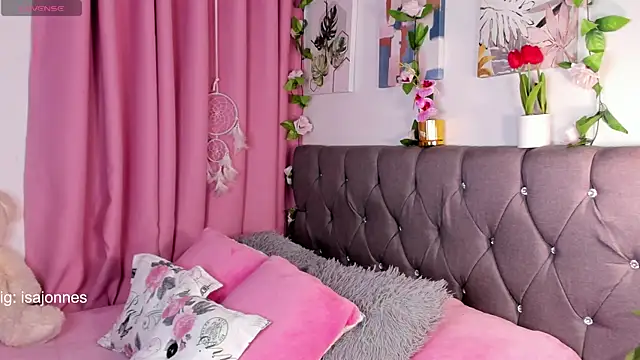 isajonnes18 online show from 04.16.26