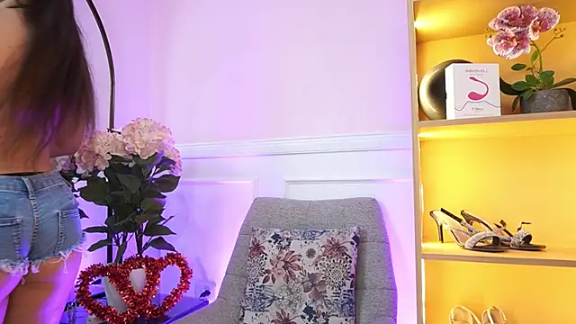 MilaCrave online show from 02.16.26