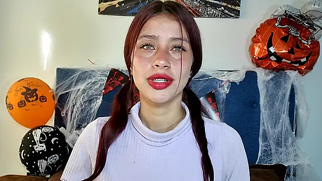Snapshot of Sofiia_Tay chatting on 10.21.25 Sofiia Tay online show from 10.21.25