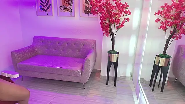 Anie johnson online show from 04.24.26