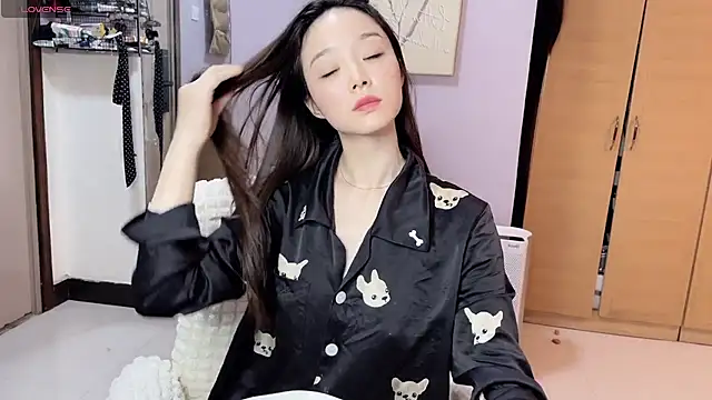 Y2Luvk online show from 11.04.25