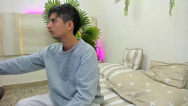 Snapshot of Wicked_Twink chatting on 10.24.25 Wicked Twink online show from 10.24.25