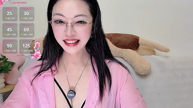 Hua Hua 0 online show from 09.26.25