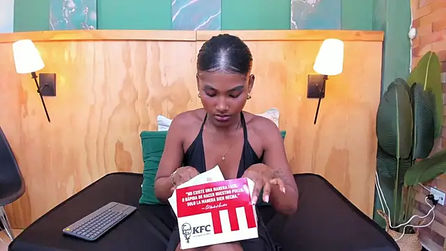 Snapshot of halleylorens chatting on 02.25.26 halleylorens online show from 02.25.26