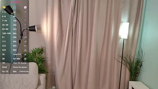 Snapshot of lisabaus chatting on 02.20.26 lisabaus online show from 02.20.26