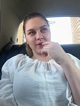 Snapshot of lisabaus chatting on 03.08.26 lisabaus online show from 03.08.26