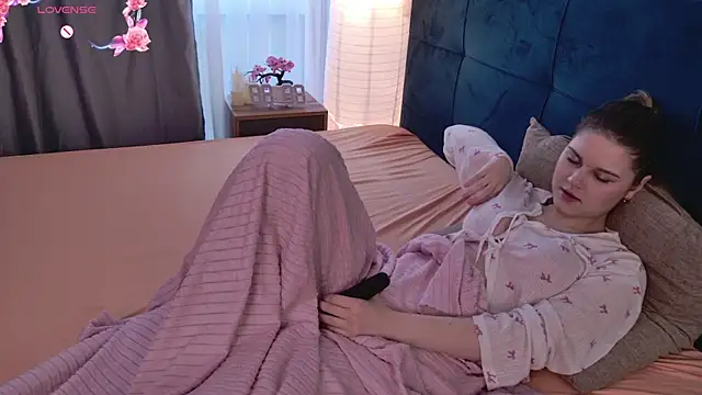 Snapshot of lisabaus chatting on 04.10.26 lisabaus online show from 04.10.26