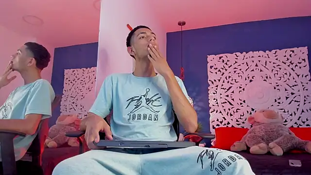 Snapshot of Adonis_WB chatting on 09.10.25 Adonis WB online show from 09.10.25