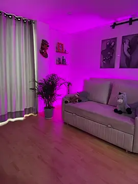 Snapshot of paula_boom chatting on 12.17.25 paula boom online show from 12.17.25