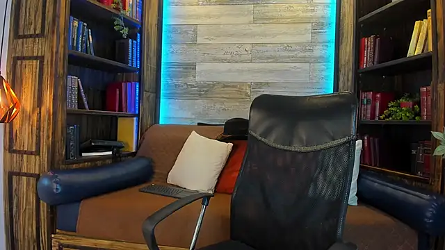 Donovan Desmond online show from 11.13.25