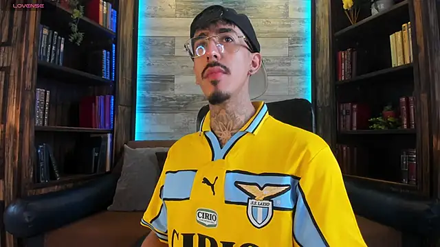 Donovan Desmond online show from 11.18.25