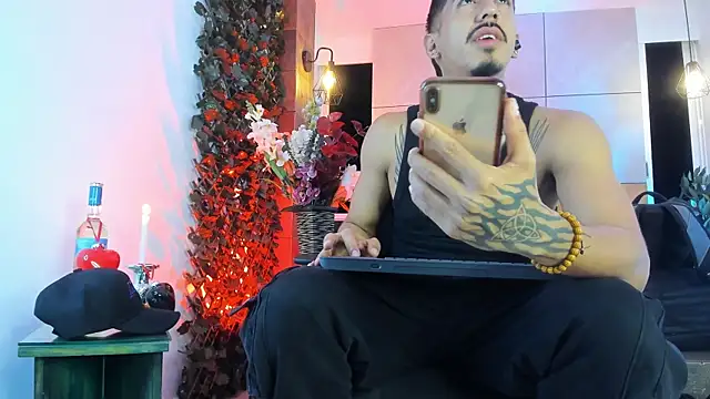 Snapshot of Donovan_Desmond chatting on 02.14.26 Donovan Desmond online show from 02.14.26