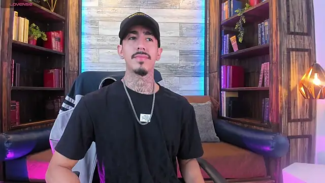 Snapshot of Donovan_Desmond chatting on 02.18.26 Donovan Desmond online show from 02.18.26