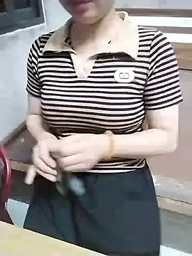 Mie rose online show from 04.17.26