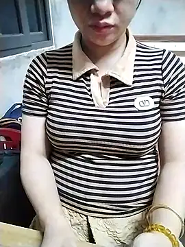 Snapshot of Mie_rose chatting on 04.25.26 Mie rose online show from 04.25.26