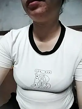 Snapshot of Mie_rose chatting on 04.29.26 Mie rose online show from 04.29.26