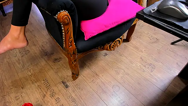 TaylorGrace online show from 10.17.25