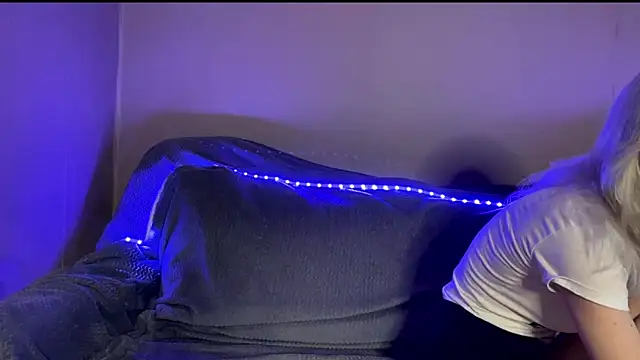 snowy lisa online show from 02.11.26