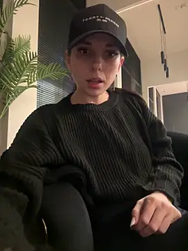 EllyLynn online show from 01.31.26