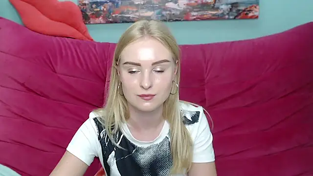 Snapshot of SofySofty chatting on 09.20.25 SofySofty online show from 09.20.25