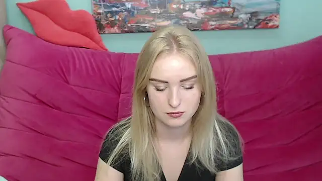 Snapshot of SofySofty chatting on 09.23.25 SofySofty online show from 09.23.25