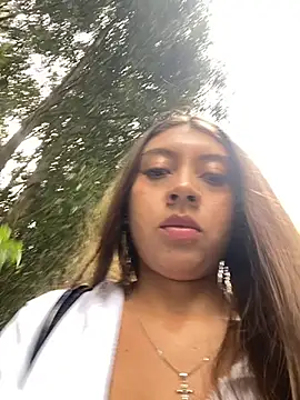 Sara-cooper2 online show from 09.10.25