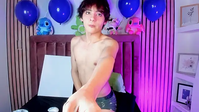 Snapshot of MathiasGreen_ chatting on 02.15.26 MathiasGreen online show from 02.15.26