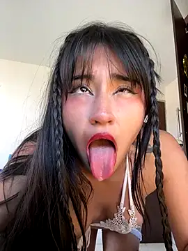 Snapshot of _Layla69_ chatting on 09.15.25  Layla69  online show from 09.15.25