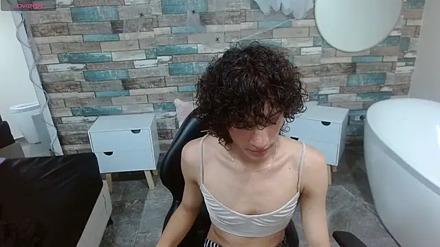 Snapshot of Chipi_tay chatting on 11.24.25 Chipi tay online show from 11.24.25