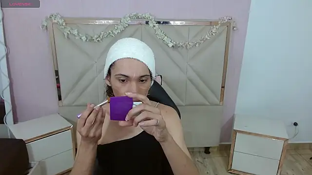 Snapshot of Chipi_tay chatting on 11.29.25 Chipi tay online show from 11.29.25