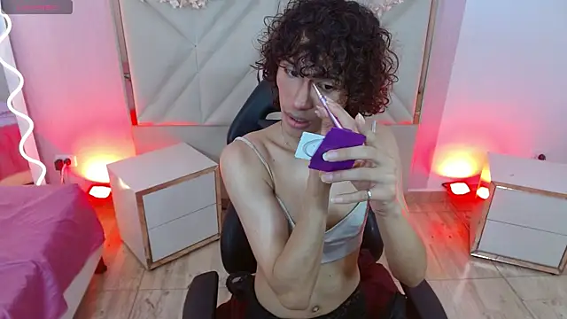 Snapshot of Chipi_tay chatting on 12.04.25 Chipi tay online show from 12.04.25