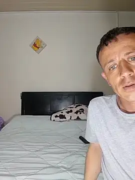 Snapshot of soulmateess chatting on 10.27.25 soulmateess online show from 10.27.25