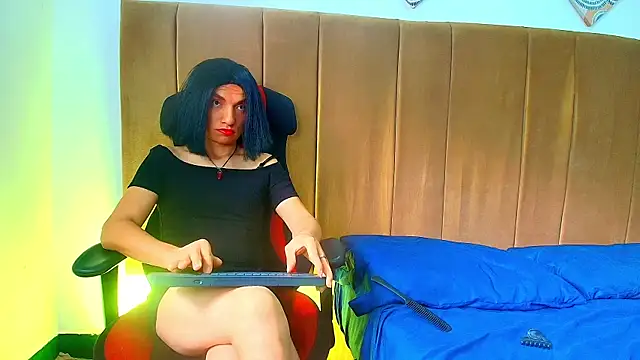 Snapshot of DaddyPoweer chatting on 09.17.25 DaddyPoweer online show from 09.17.25