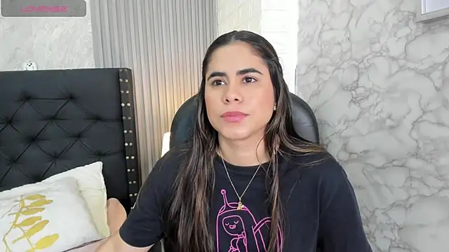 Snapshot of alicy__torres chatting on 04.15.26 alicy torres online show from 04.15.26