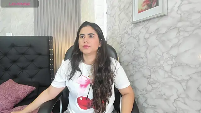Snapshot of alicy__torres chatting on 04.30.26 alicy torres online show from 04.30.26