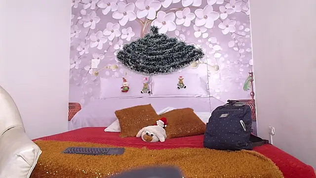 Snapshot of tammy_02_ chatting on 12.15.25 tammy 02 online show from 12.15.25