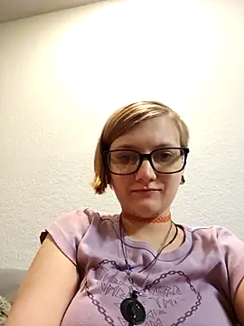 Snapshot of CarinaAmbrosia chatting on 05.19.26 CarinaAmbrosia online show from 05.19.26