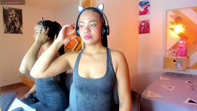 Snapshot of SoleneFontaine chatting on 10.17.25 SoleneFontaine online show from 10.17.25